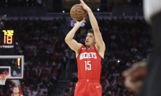 开云体育中国-火箭队季后赛首轮遭遇强敌，能否顺利晋级？