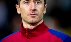 开云体育入口-包含莱万特沦为卫冕冠军，面临保级压力的词条