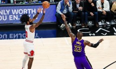 开云体育官方网站-雄鹿击败公牛，实现稳定的简单介绍