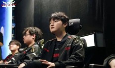 开云下载-FLY血洗100T，Scout完成史诗逆转鏖战多局2025世界赛，引爆全场热议