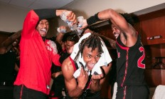 开云体育登录-猛龙队主场表现抢眼，球迷期待他们更进一步的简单介绍