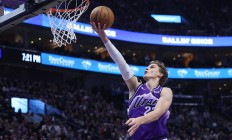 开云体育APP下载-快船击败爵士，取得季后赛资格