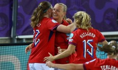 开云体育官网-英格兰大胜挪威，晋级形势一片大好