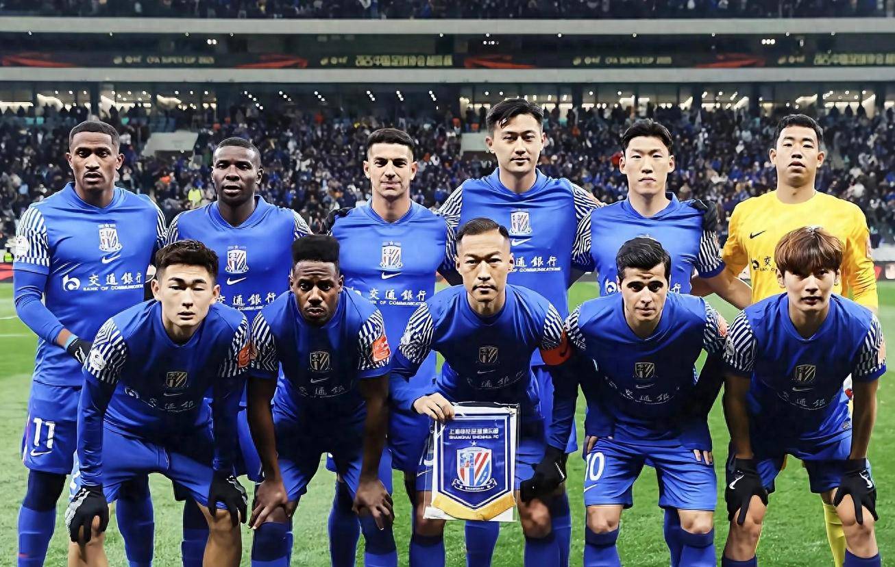 球队在比赛中力克对手获得紧张胜利 球队在比赛中力克对手获得紧张胜利