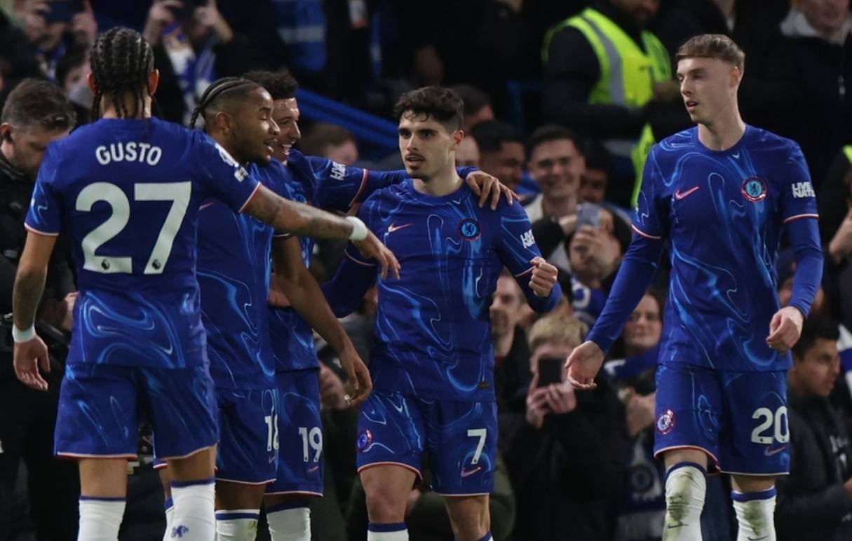 切尔西门将发挥神勇，多次关键扑救帮助球队守住胜果