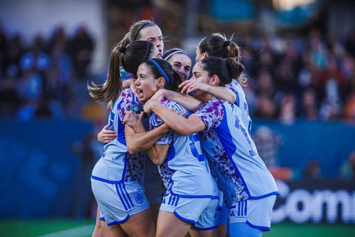 欧洲女足：西班牙队成功晋级半决赛