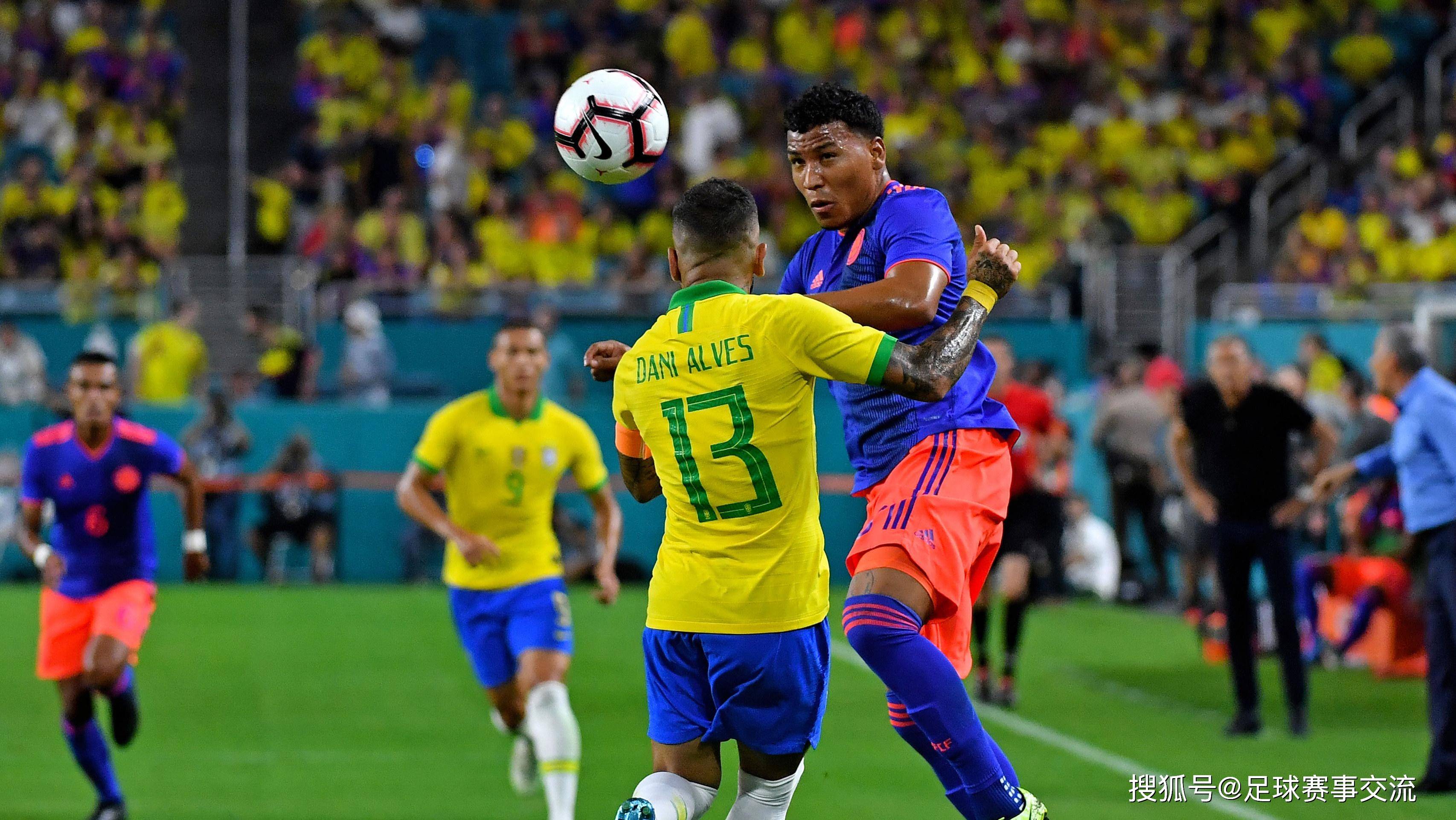 足球比赛：擦出火花，胜者笑到最后