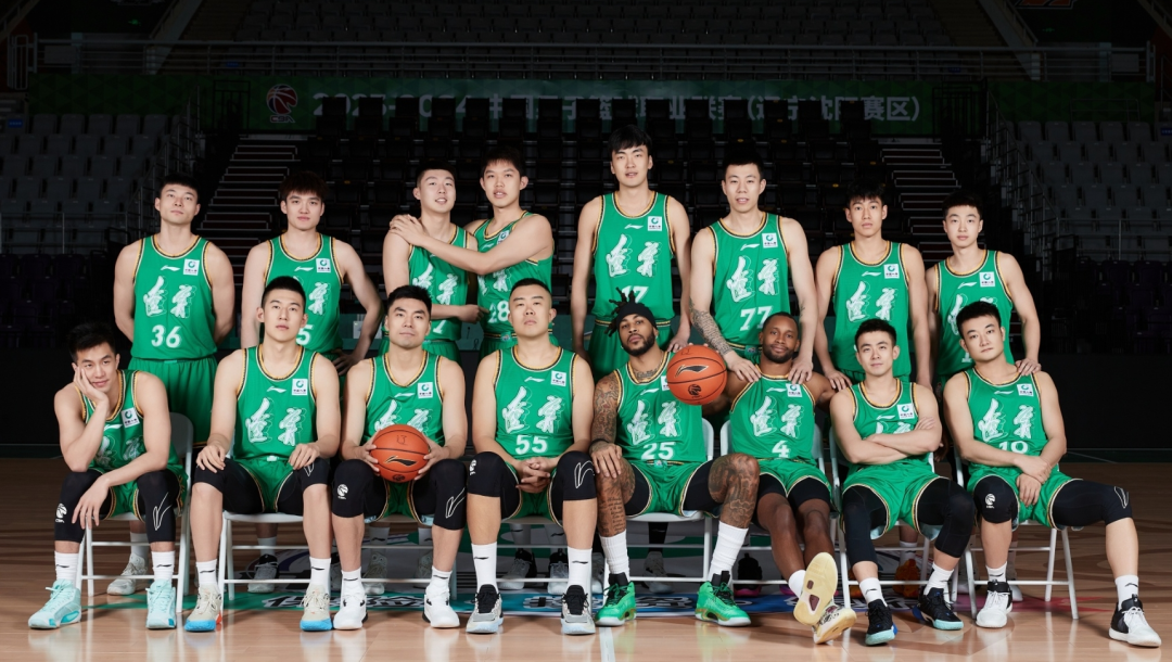 海南队防守漏洞频现教练雪中送炭的简单介绍