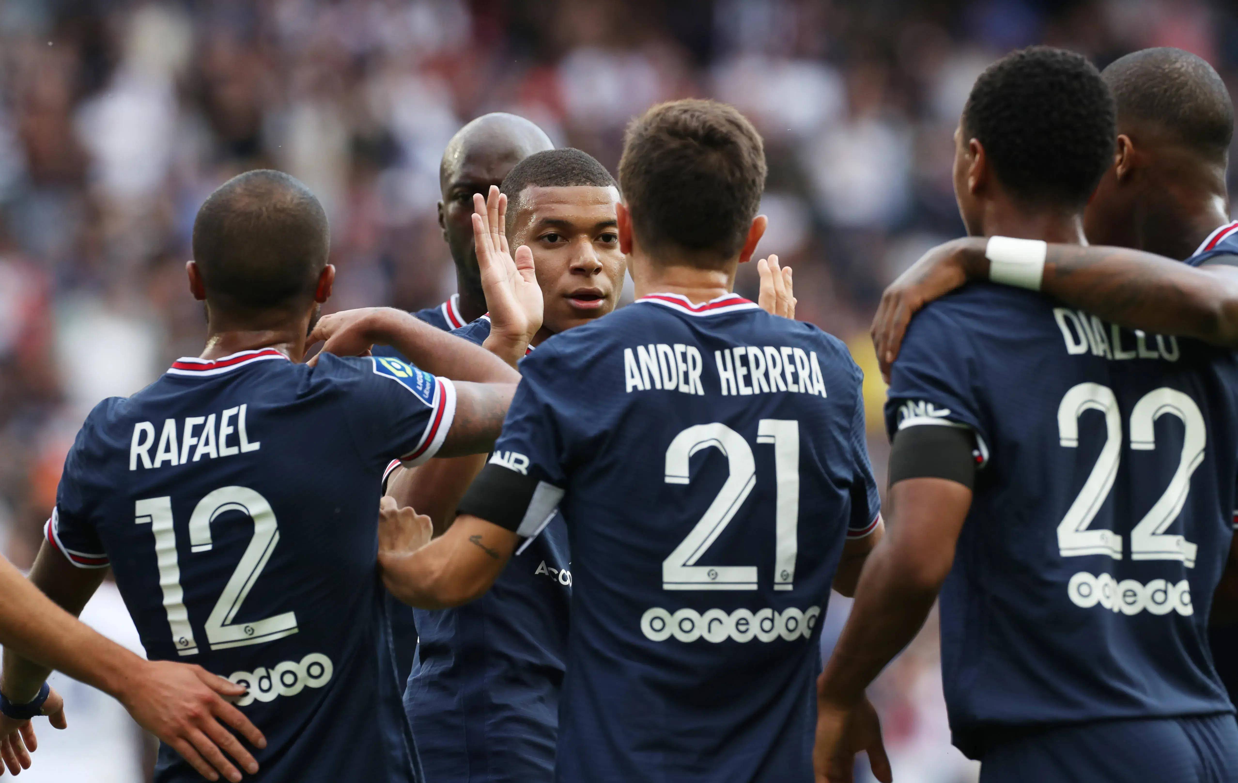 巴黎圣日耳曼客场大胜尼斯，保持不败纪录