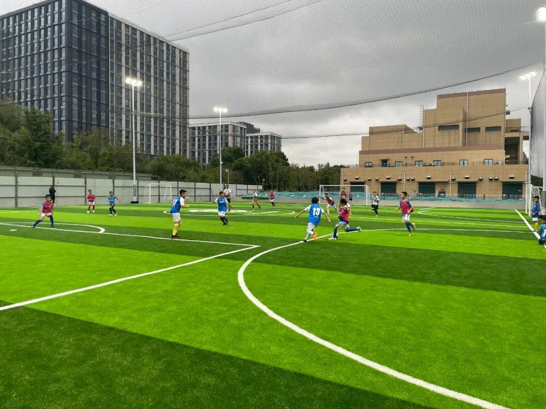 红遍全球!足球顶级赛事备战进行时 红遍全球!足球顶级赛事备战进行时