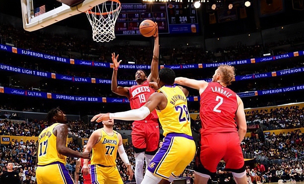 NBA球员在比赛中突破千分大关，成为球队一哥