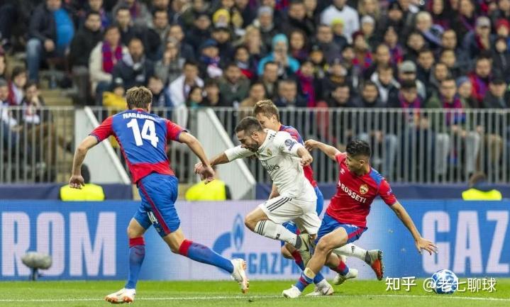 国内足球联赛强强对决,裁判辅助争议 国内足球联赛强强对决,裁判辅助争议