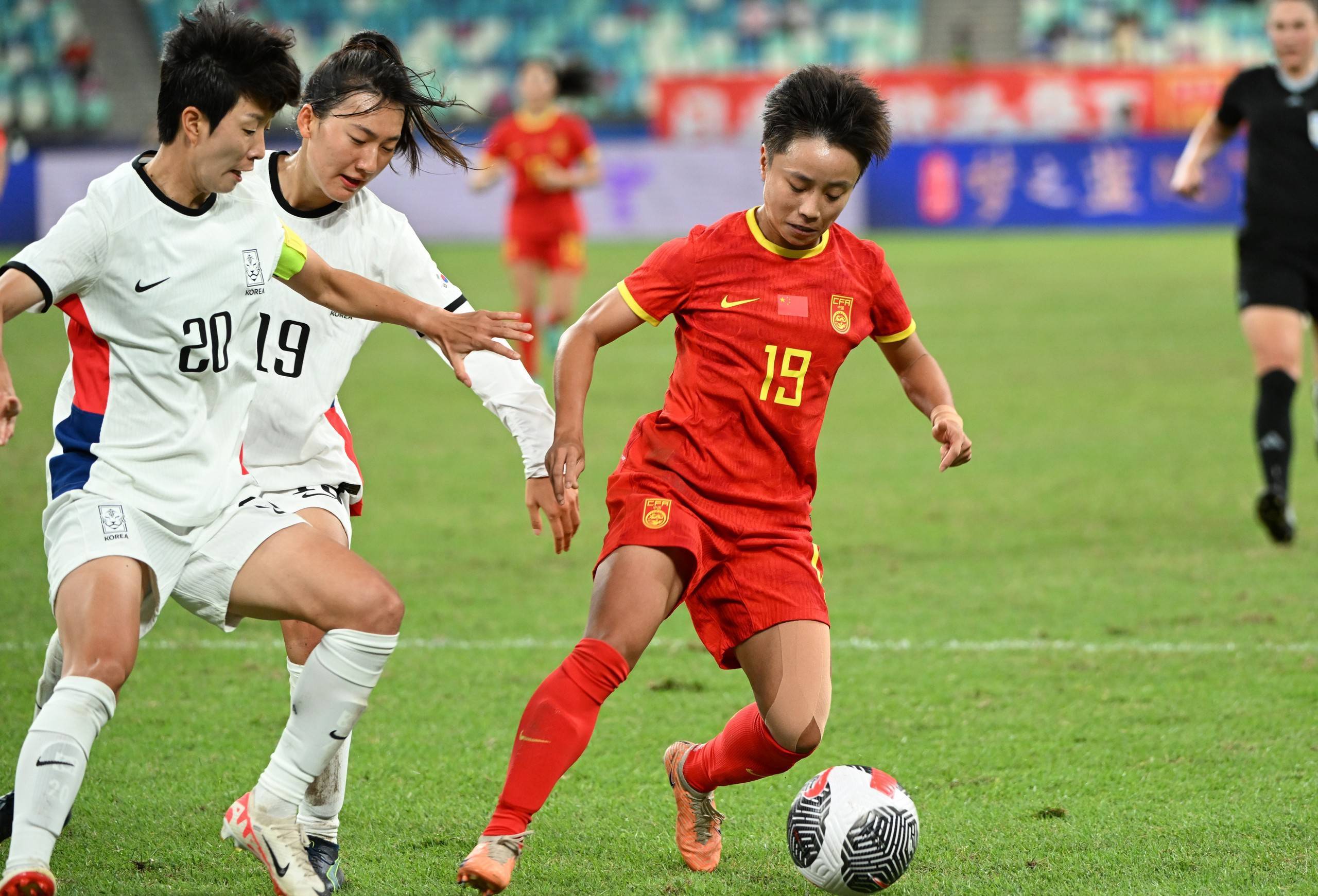 国际比赛引关注，中国女足再次成焦点的简单介绍