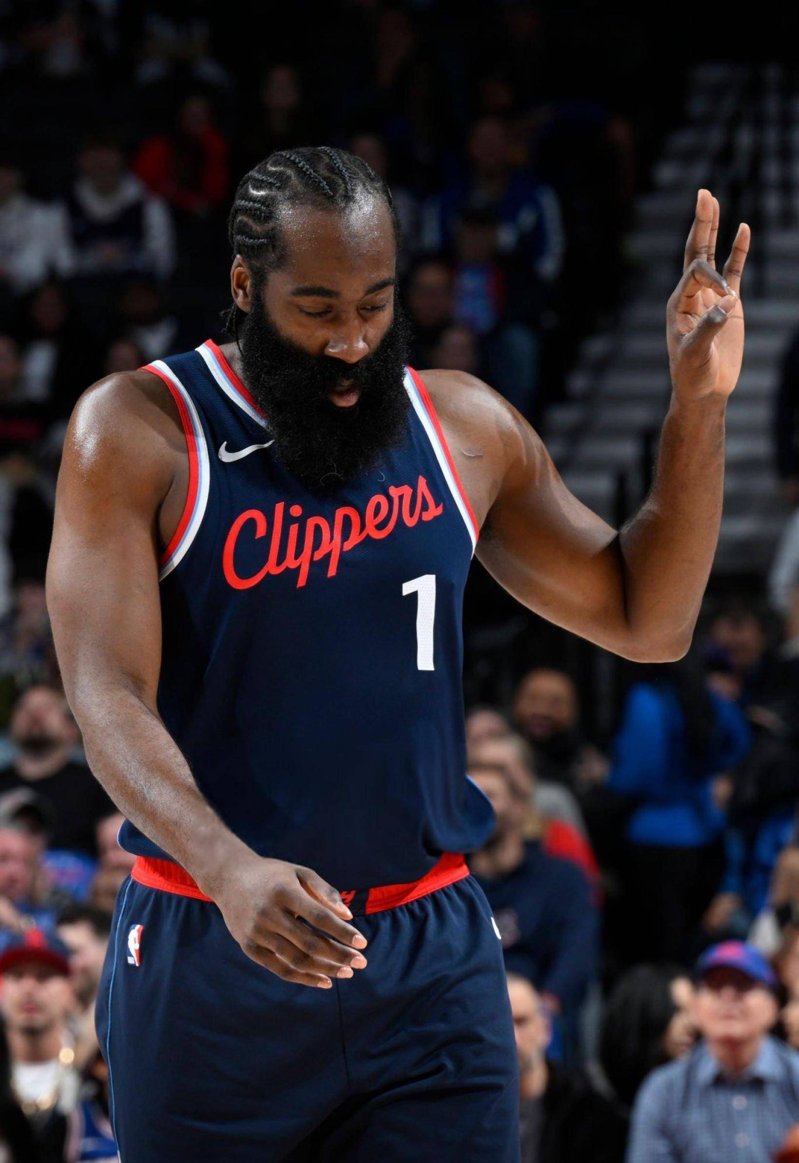 76人队客场大胜雷霆，豪取七连胜