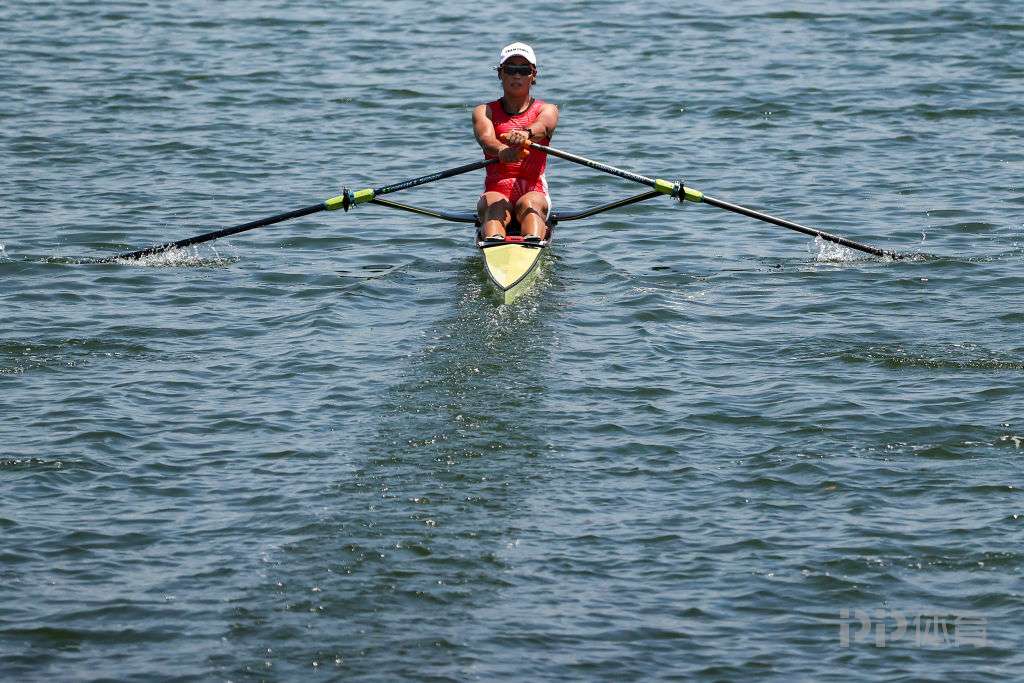 新西兰赛艇运动员领先赢得金牌