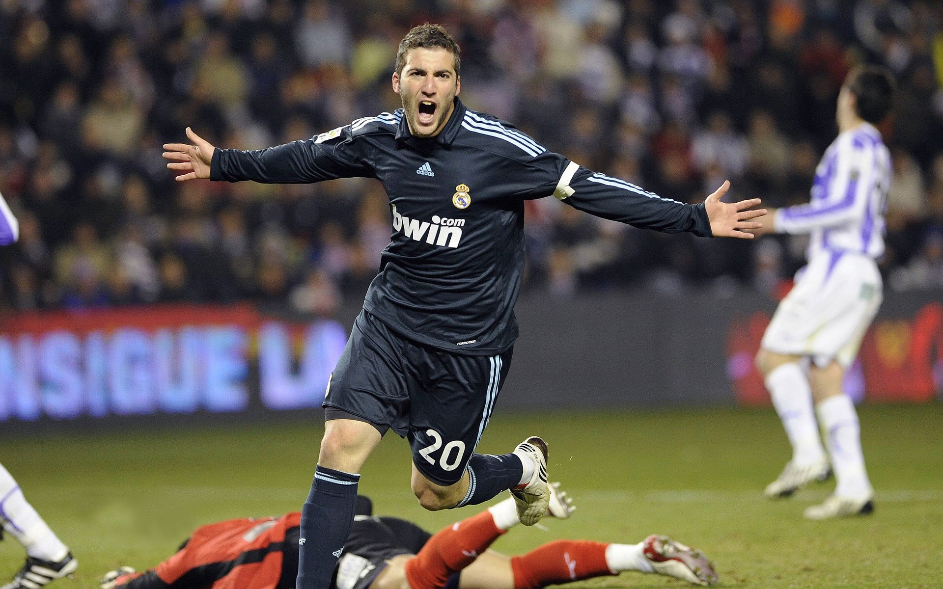 不败神话轰然倒塌！开拓者客场惊天大逆转辽宁队，爱德华兹单骑造杀机