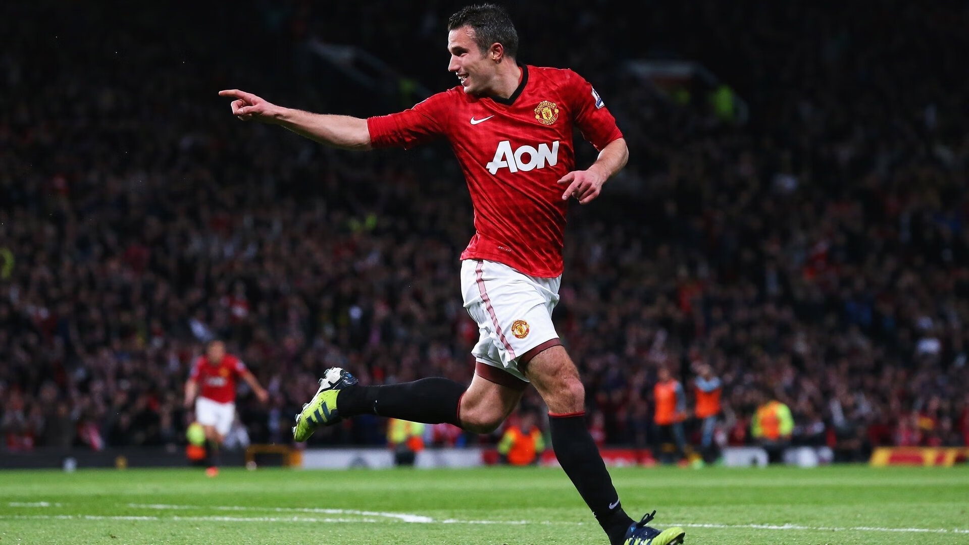 篮坛巨星降临绿茵场，霍勒迪的跨界魔法，改写国家德比之夜